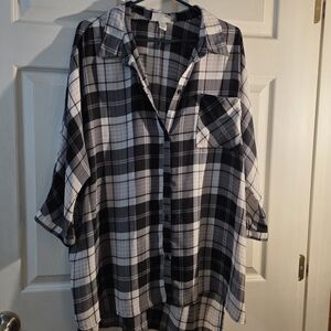 Womens Extra Long Black and White Plaid Button-Up Shirt 2x